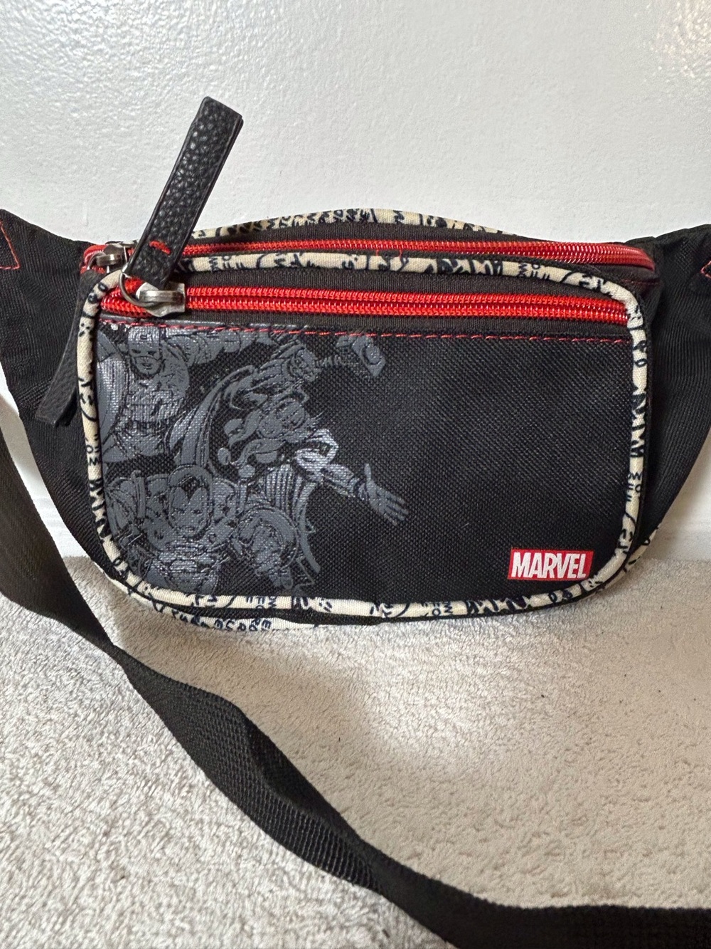 Marvel Black Waist Bag Red Zippers Graphics Avengers
